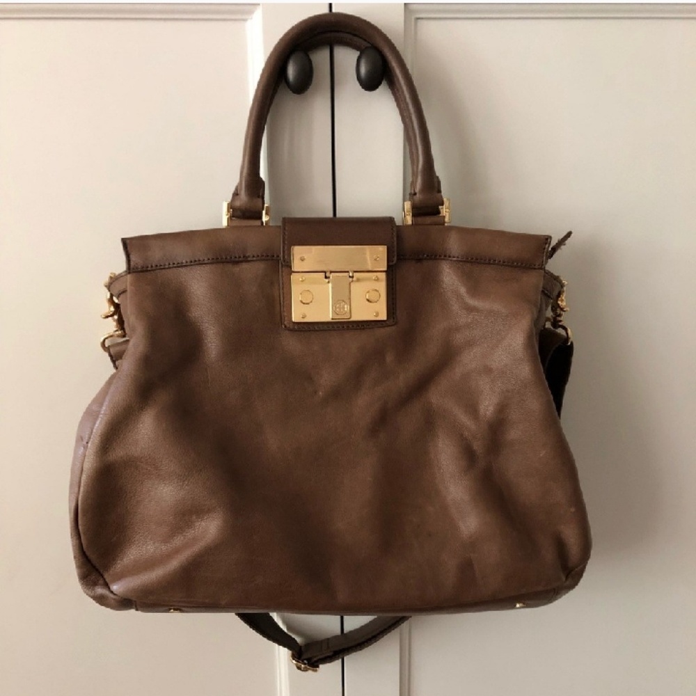 Just showing 😍😍😍Tory burch
